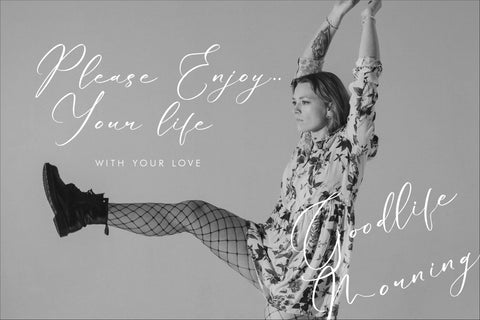 Qlouchester Westfild - Luxury Script Font Font Storytype Studio 