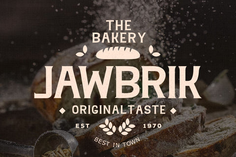 Queen Emirates Font Zeenesia Std 