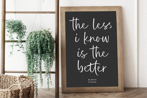 Realistic Feather Font Font Balpirick 