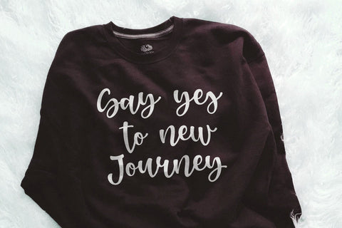 Renatta Walters - Modern Script Font Font Kotak Kuning Studio 