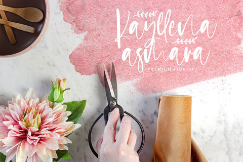 Saturday Crush - Handwritten Font Font StringLabs 