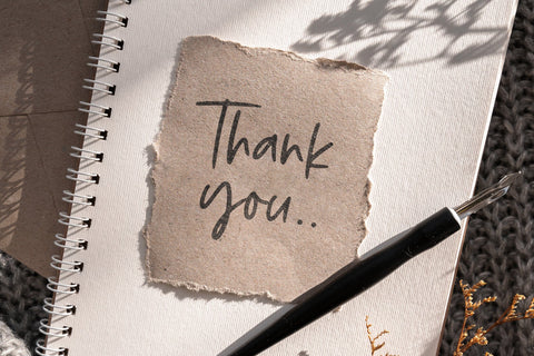 Smoky Diamond - Handwritten Script Font Font Timur type 