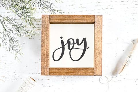 Snowberry - Bouncy Handwritten Script Font Font KA Designs 