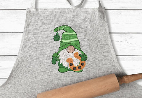 St. Patrick Lucky Gnome with horse shoe Machine Embroidery Design Embroidery/Applique DESIGNS Canada Embroidery 