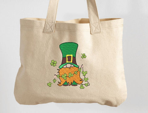 St Ptrick Gnome with Garland Machine Embroidery Design Embroidery/Applique DESIGNS Canada Embroidery 
