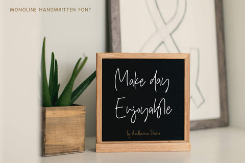 Star Gold Font Aestherica Studio 