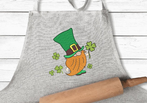 St.Patrick's Day Gnome with cloverleaf Machine Embroidery Design Embroidery/Applique DESIGNS Angie 
