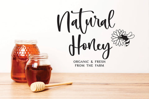 swallowtail Font Mozarella 