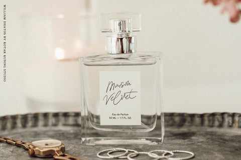 William Dhatos - Signature Font Font Kotak Kuning Studio 