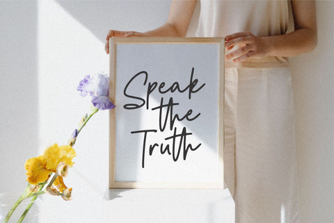 Yummyline Font Qwrtype Foundry 